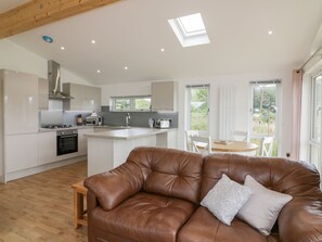 Cottage | Living room - 7 Meadow Retreat (Liskeard)