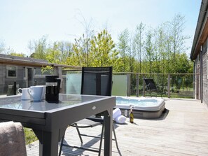 Cottage | Outdoor dining - 7 Meadow Retreat (Liskeard)