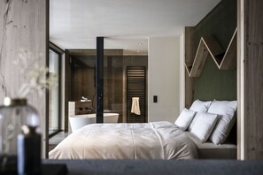 Luxe appartement, uitzicht op bergen | 1 slaapkamer, een kluis op de kamer, geluiddichte muren, gratis wifi