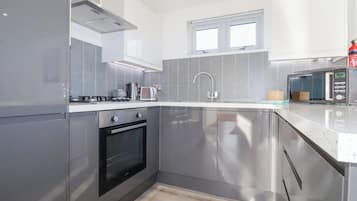 Cottage | Bếp riêng | Tủ lạnh, máy rửa bát, dụng cụ nấu nướng/bát dĩa/dao nĩa