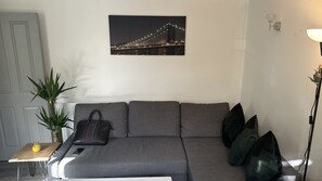 Deluxe Apartment | Living area | TV - Cosy Stay In Birmingham by Villazu (Birmingham)