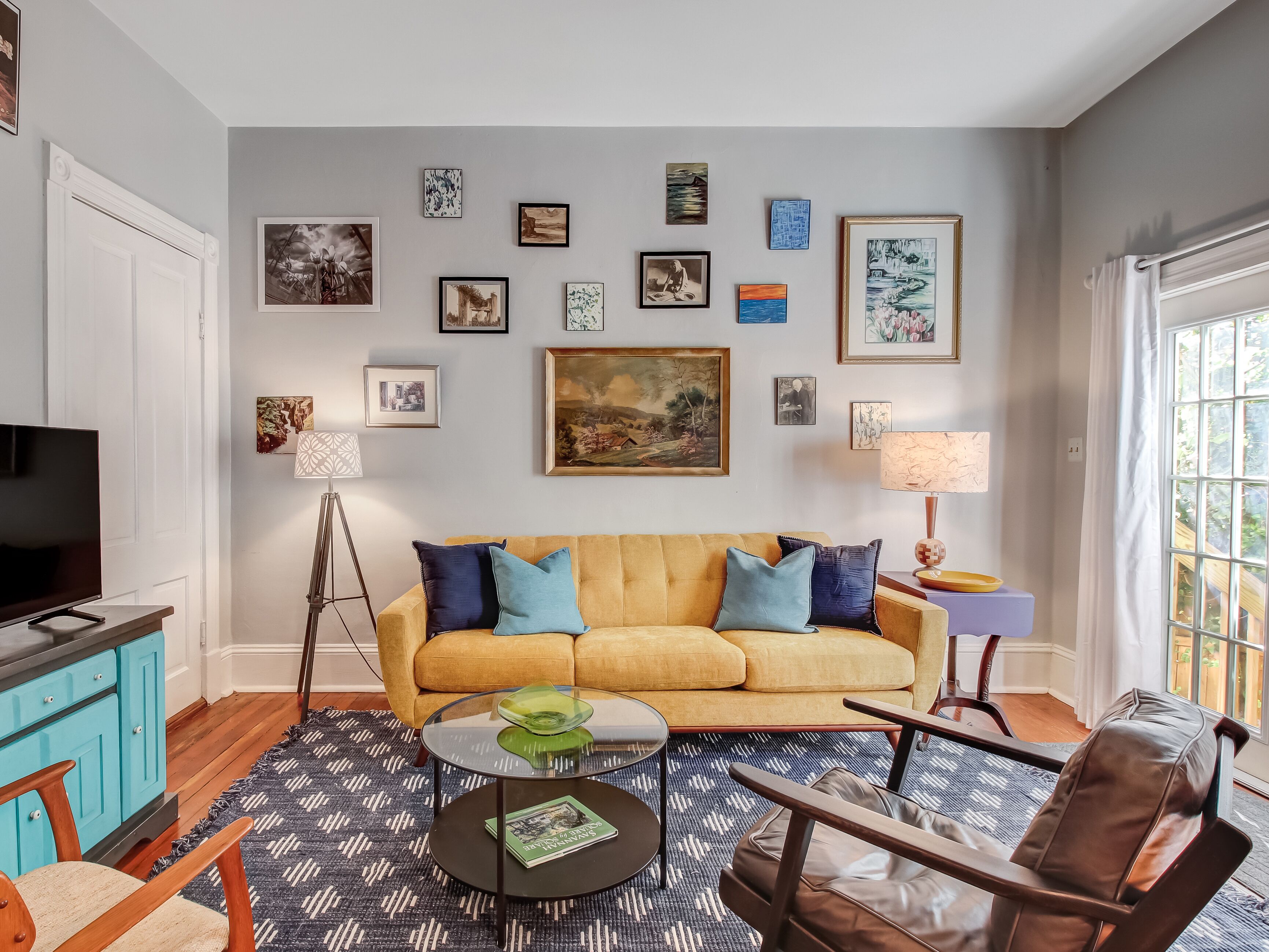 Télévision, cheminée