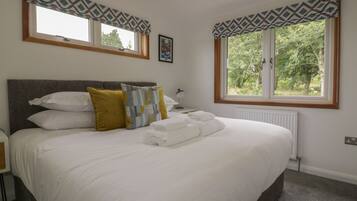 2 bedrooms, individually decorated, individually furnished, free WiFi