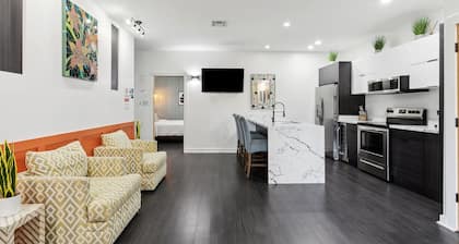 Luxury Rooftop Villa mins from French Quarter and Superdome