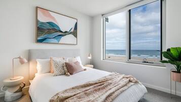 3 makuuhuonetta, silitysrauta/-lauta, vauvan matkasänky, Wi-Fi