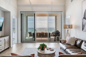 Fernseher, Stereoanlage