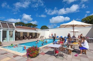 Piscine couverte, piscine extérieure