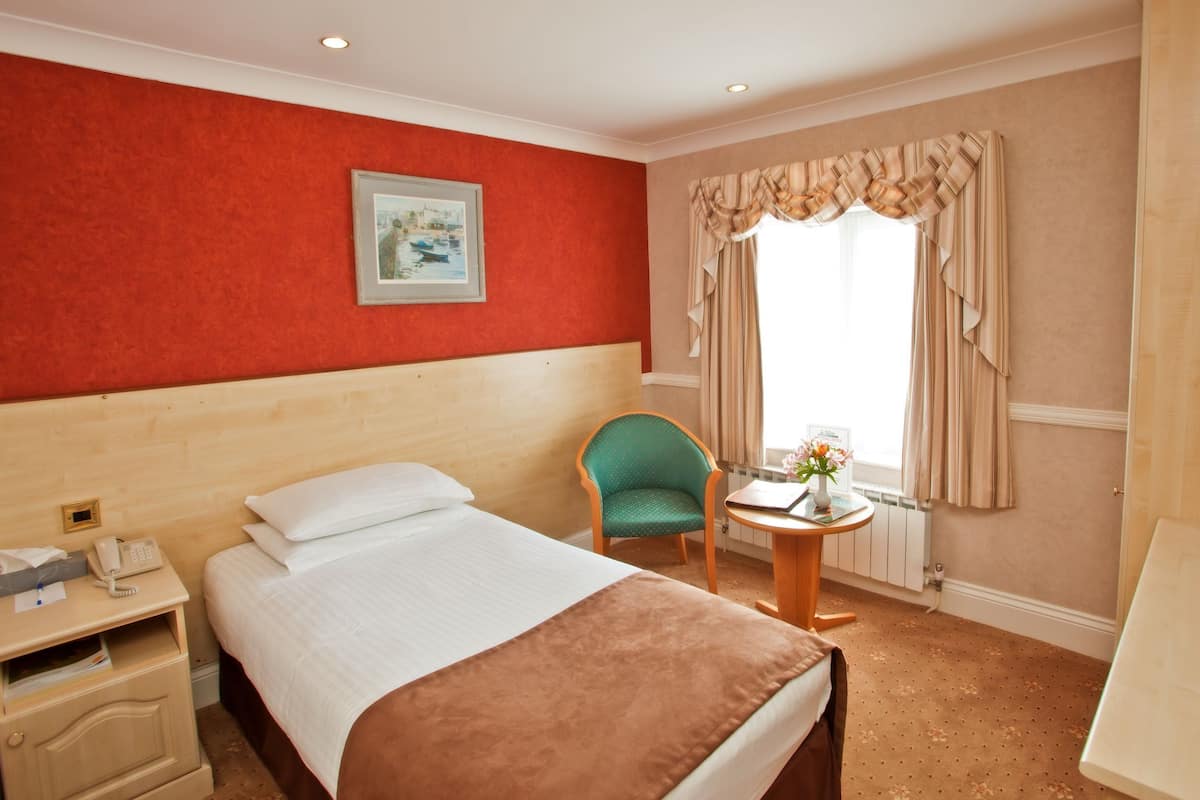 Classic Single Room | Desk, laptop workspace, iron/ironing board, free WiFi