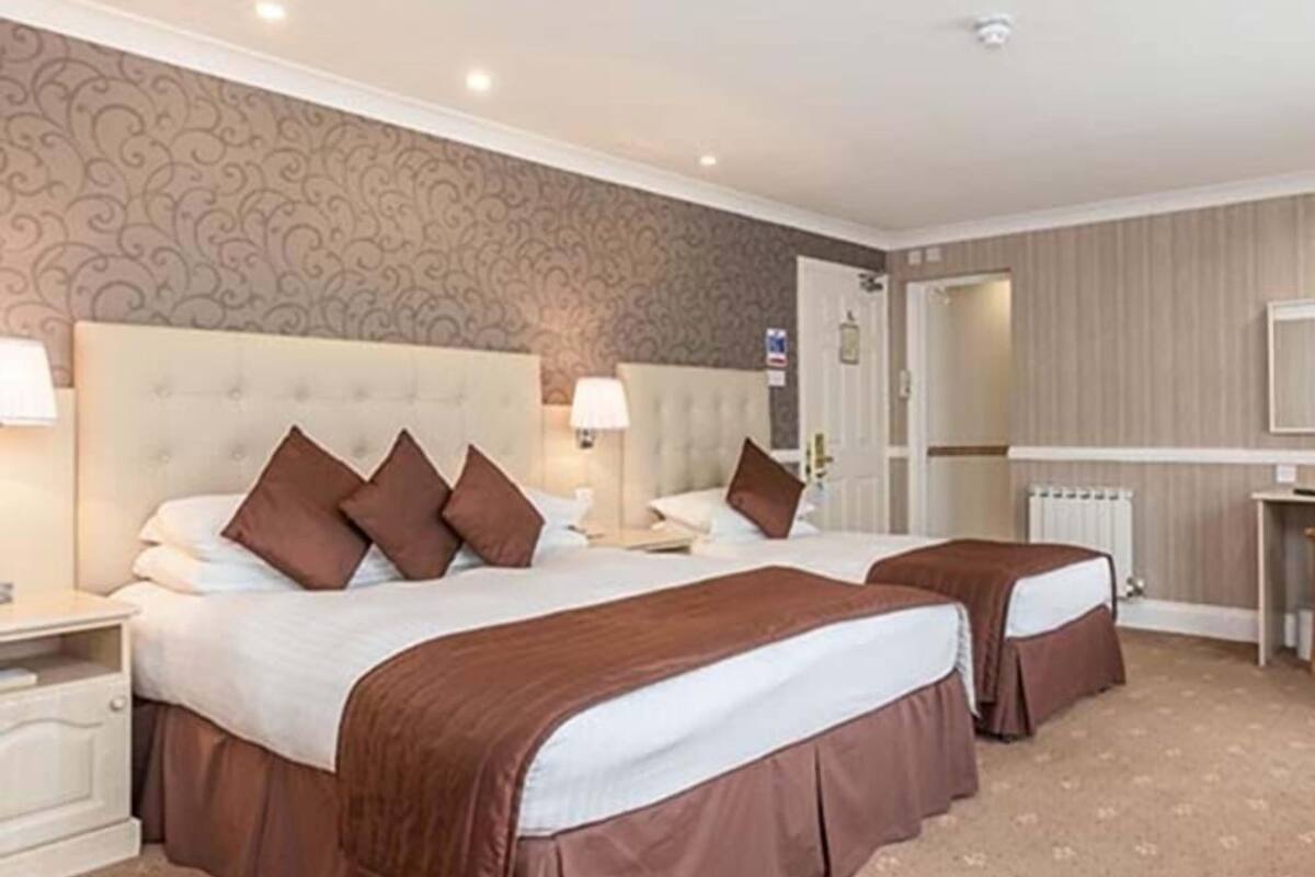 desk, laptop workspace, iron/ironing board, free wifi