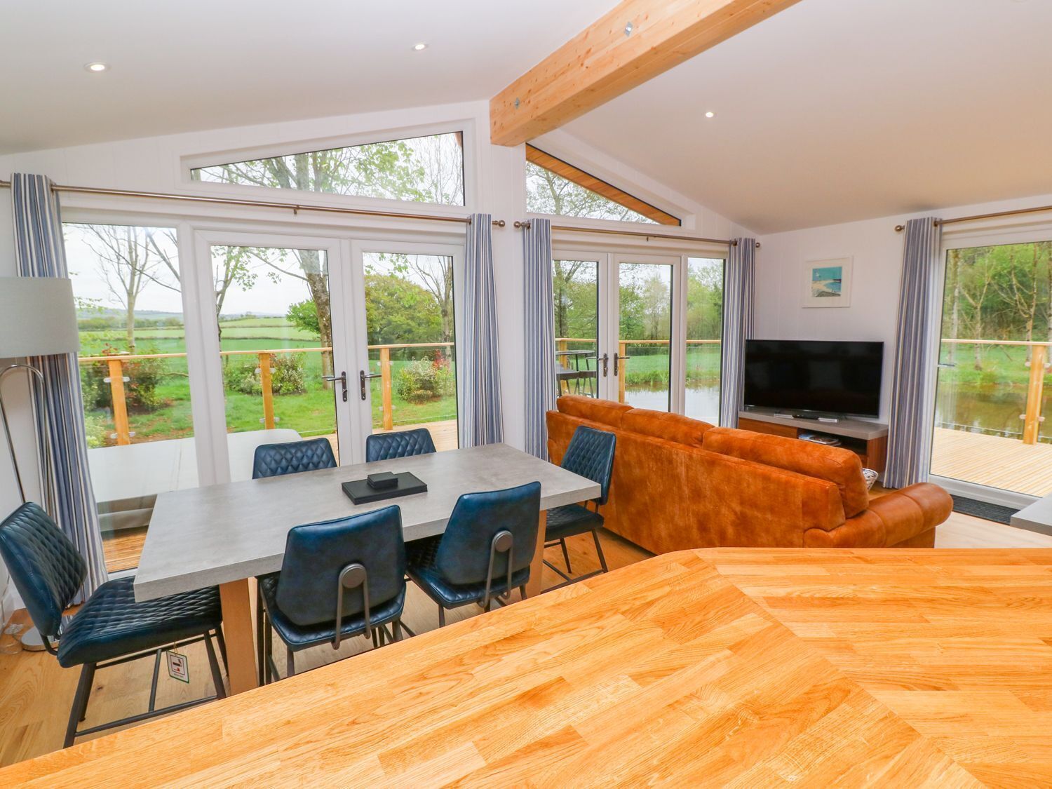 Réfrigérateur, lave-vaisselle