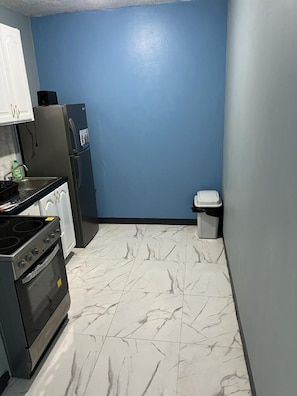Classic Apartment | Private kitchen | Fridge, coffee/tea maker, electric kettle, toaster