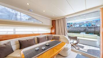 Mobile Home | Living area | TV