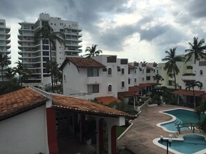 Outdoor pool - Condo Alamandra by TRVL2HM (Nuevo Nayarit)