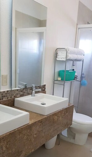 Familienapartment | Gemeinschaftsbad