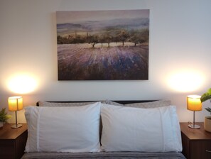 Apartment, 1 Queen-Bett | 1 Schlafzimmer, kostenloses WLAN, Bettwäsche