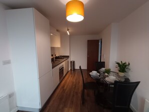 Apartment, 1 Queen-Bett | Speisen