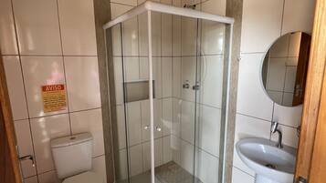 Triple Room | Bathroom