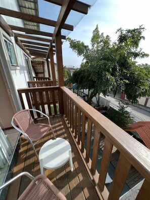 ผ้าม่านกันแสง, เตารีด/โต๊ะรีดผ้า, Wi-Fi ฟรี