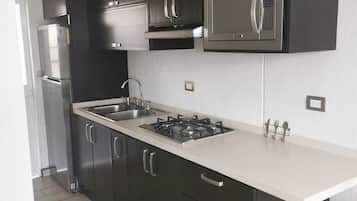 Economy-Apartment | Eigene Kochnische | Kochgeschirr/Geschirr/Besteck