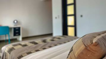 1 habitación, escritorio, tabla de planchar con plancha y wifi gratis