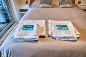 1 chambre, fer et planche à repasser, Wi-Fi gratuit, draps fournis