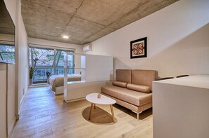 1 habitación, tabla de planchar con plancha, wifi gratis y ropa de cama 