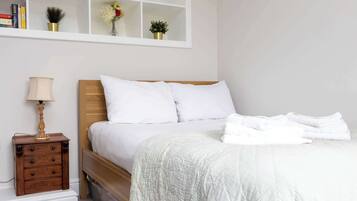 1 bedroom, internet, bed sheets