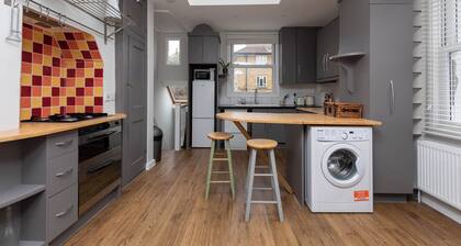 Homely 1BD Flat by the River in Fulham