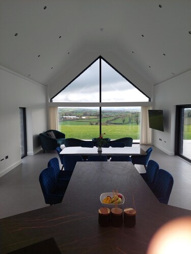 New build contemporary home - close to many golf courses