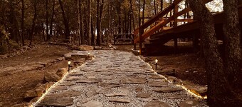 Pine Hollow w/ Lemurs & zebras, Private Hot Tub