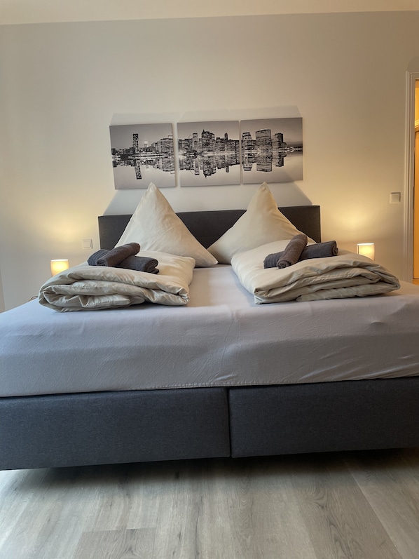 2 bedrooms, desk, free WiFi, bed sheets