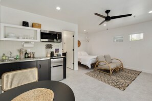 Deluxe Apartment | Living area