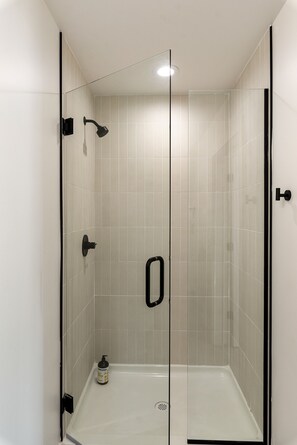Shower, towels - Stavros (Scottsdale)
