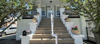 Cadillac Blue House - Luxury w/ Pool Table!