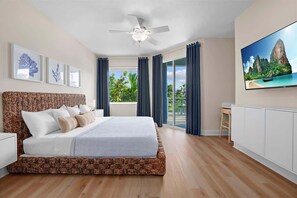 3 室のベッドルーム、デスク、アイロン / アイロン台、旅行用ベビーベッド