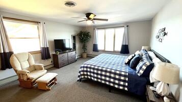 4 Schlafzimmer, Schreibtisch, Bügeleisen/Bügelbrett, Reisekinderbett