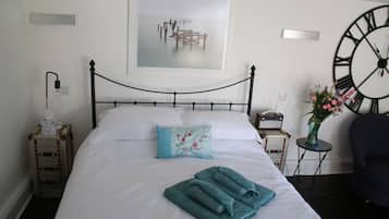 2 bedrooms, iron/ironing board, travel cot, free WiFi