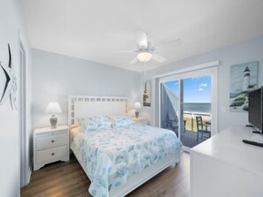 3 bedrooms, Internet, bed sheets - Ocean Vibes (4-Bedroom Home) by RedAwning (Carolina Beach)