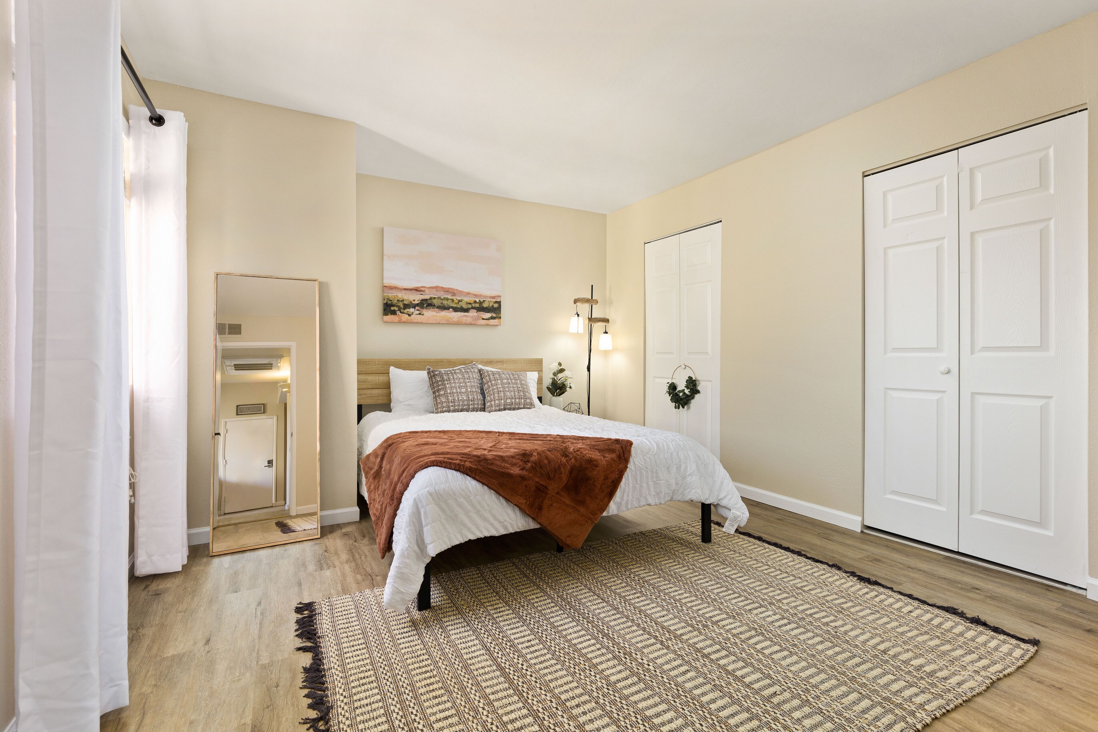 Newly Renovated- 2Bed + 2B in Old Town Scottsdale!