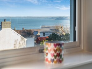Interior - Superb property with sea views and a hot tub - perfect for a family holiday. (New Quay)