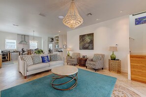 House (5 Bedrooms) | Property amenity