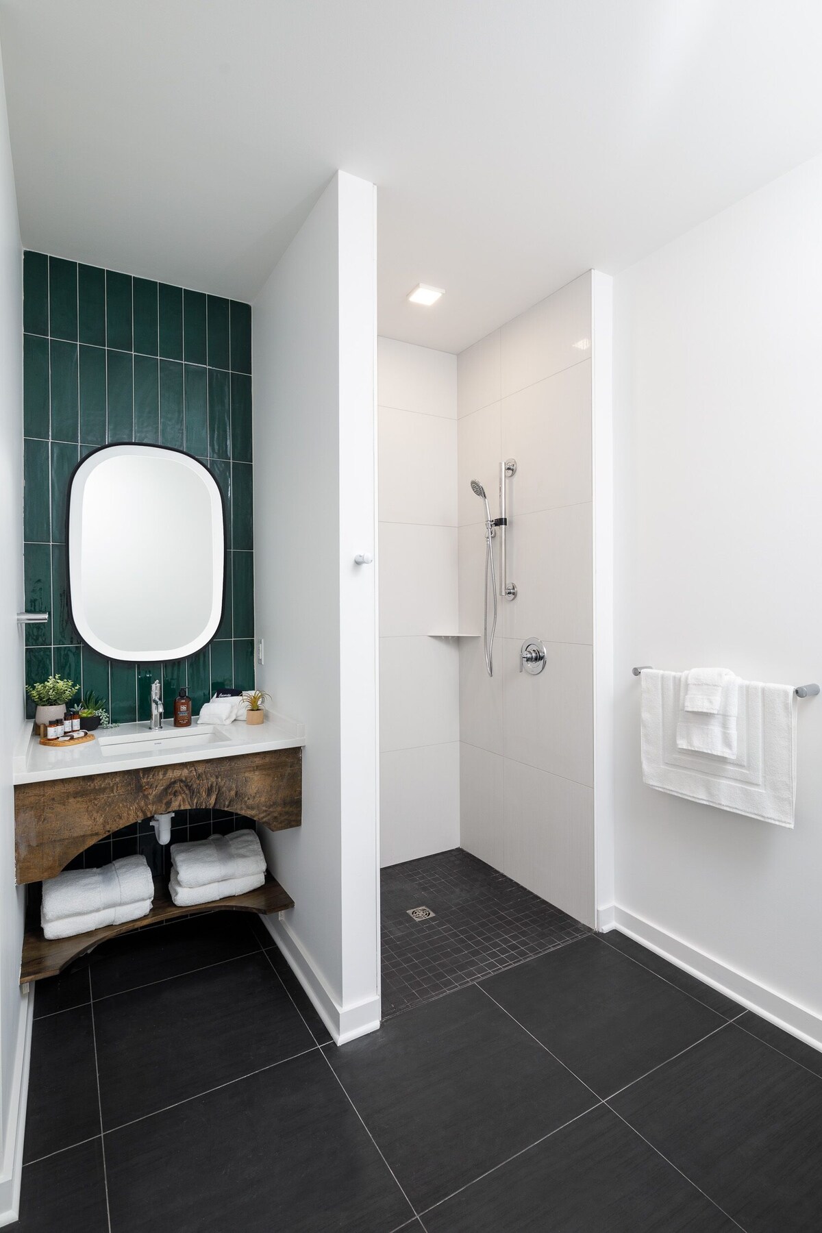 Photo 24 of The Station by Compo Hotels