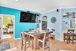 House (3 Bedrooms) | Property amenity