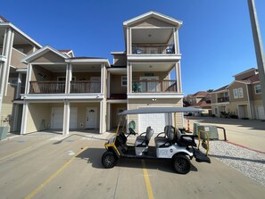 Condo (4 Bedrooms) | Front of property