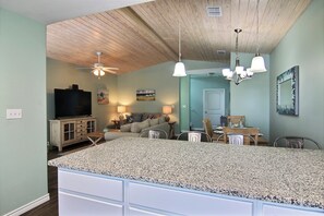 Condo (4 Bedrooms) | Servicio de la propiedad