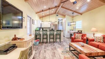 House (3 Bedrooms) | Depan hartanah