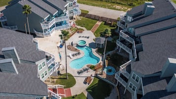 Condo (2 Bedrooms) | Property amenity