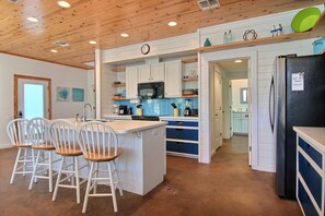 House (5 Bedrooms) | Property amenity - No Shoes No Shirt No Problem by Silver Sands Vacation Rentals (Port Aransas)