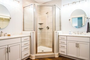 House (5 Bedrooms) | Property amenity