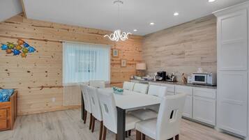 House (6 Bedrooms) | Property amenity